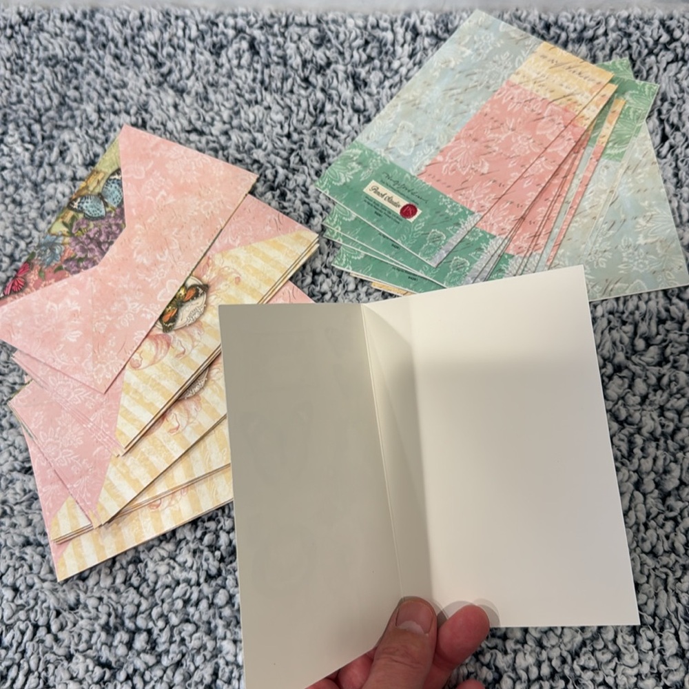 Stationary Set (new & sealed) and Note Card set (with 13 cards & envelopes) - Picture 9 of 14